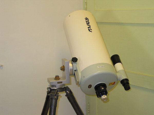 Astroslew-II &amp;amp; Mewlon 210 on Gitzo MKII-1500 tripod